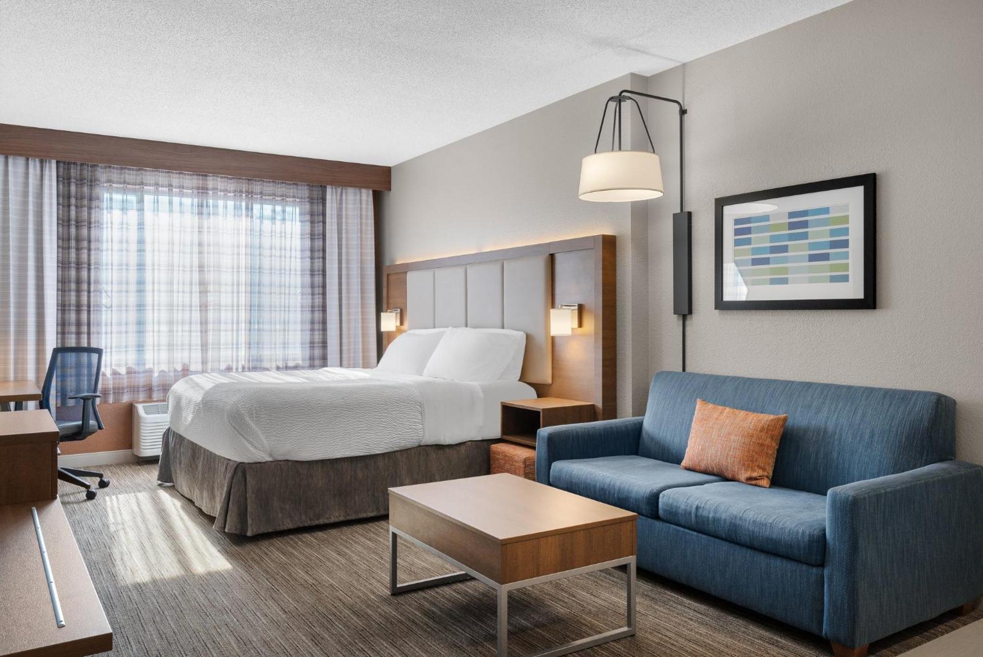 Holiday Inn Express Hotel & Suites Coralville By Ihg Exterior photo